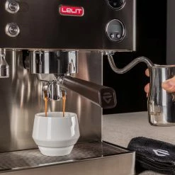 Elizabeth 11 Elizabeth -Kaffee Geschäft 105746 105746 lelit elisabeth siebtraegermaschine kaffeetasse milch